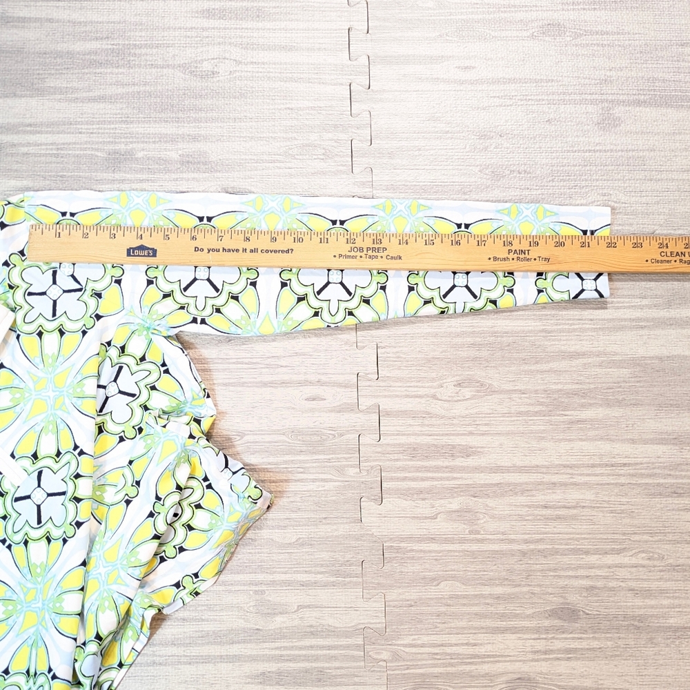 J McLaughlin Women's Bedford Yellow Green Blue Geometric Print 1/4 Zip Top Sz M - Picture 8 of 10